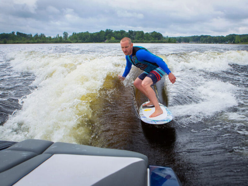 wake surfing